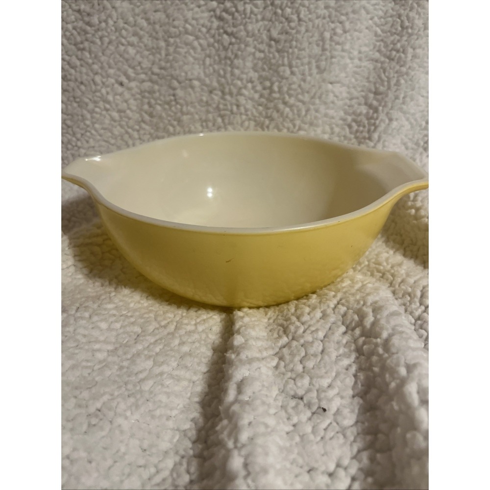 Vintage Pyrex Daisy Yellow Sunflower Cinderella Nesting Bowl 443 2 1/2 Quart